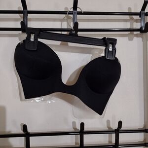 Strapless sticky pushup bra